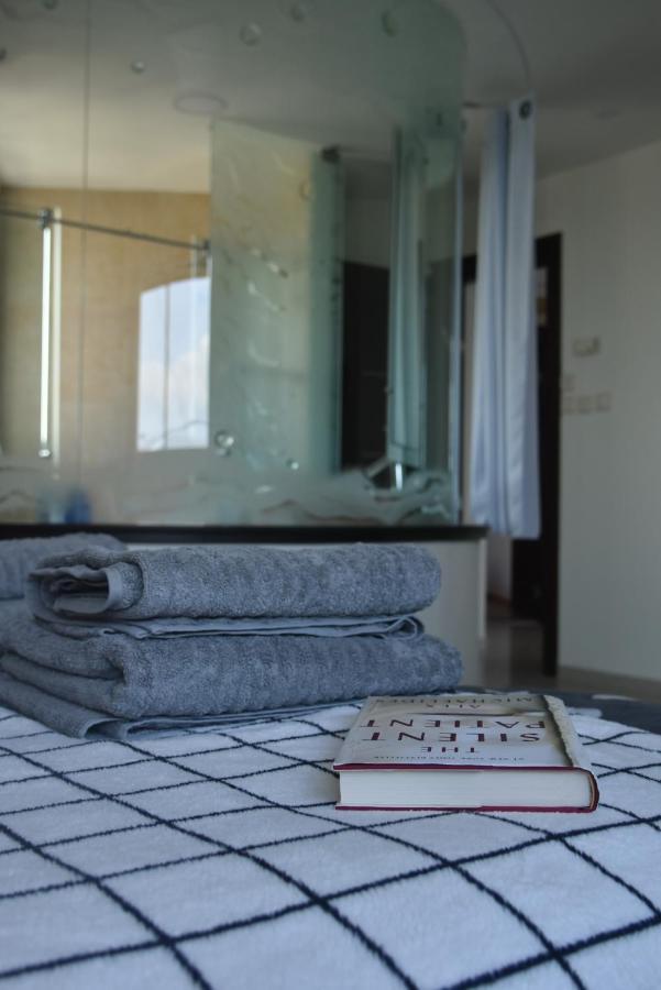 Sky Home Luxury Apartment With Sea View Bat Yam Extérieur photo