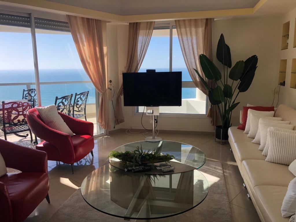 Sky Home Luxury Apartment With Sea View Bat Yam Extérieur photo