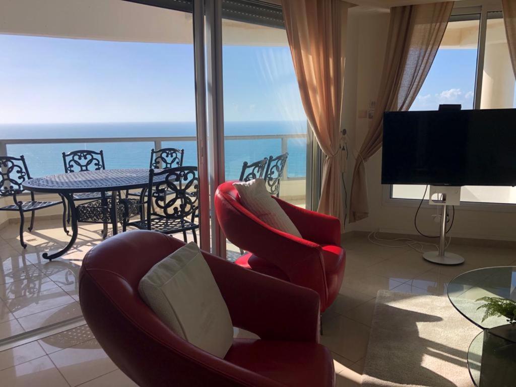 Sky Home Luxury Apartment With Sea View Bat Yam Extérieur photo