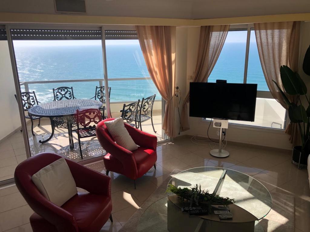 Sky Home Luxury Apartment With Sea View Bat Yam Extérieur photo