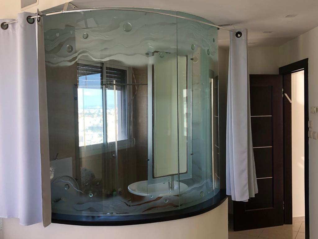 Sky Home Luxury Apartment With Sea View Bat Yam Extérieur photo