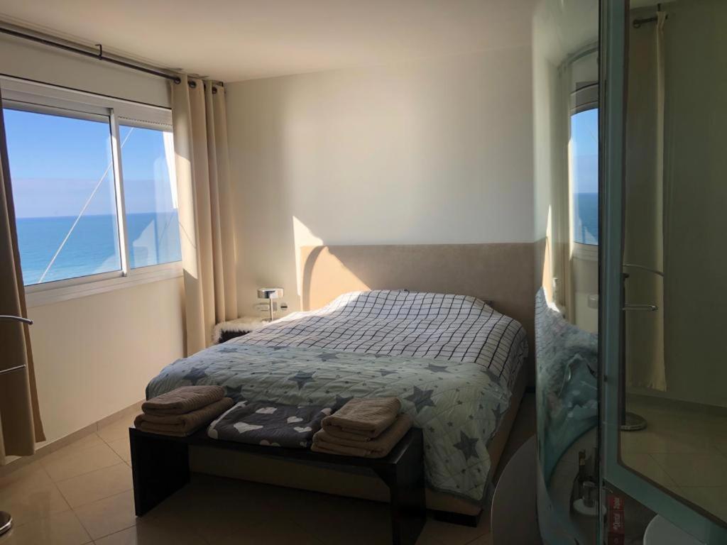 Sky Home Luxury Apartment With Sea View Bat Yam Extérieur photo